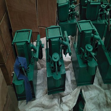 泰安正阳气动锚杆（索）钻机泰安正阳气动手持式钻机 泰安正阳气动架柱式钻机泰安正阳矿用锚索张