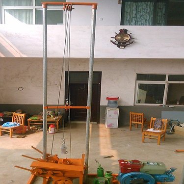 柴油打井机是一款扭矩大轻便多用途微型工程钻机  工作高