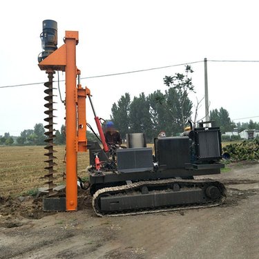 多功能光伏钻机 山地滑移式发电站打桩机 太阳能履带压桩机